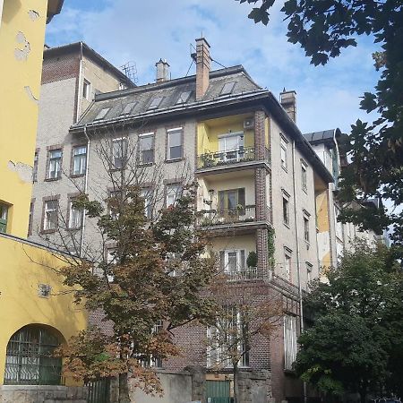 2 Bedroom Apartment Near Heroes Square Budapest Eksteriør bilde