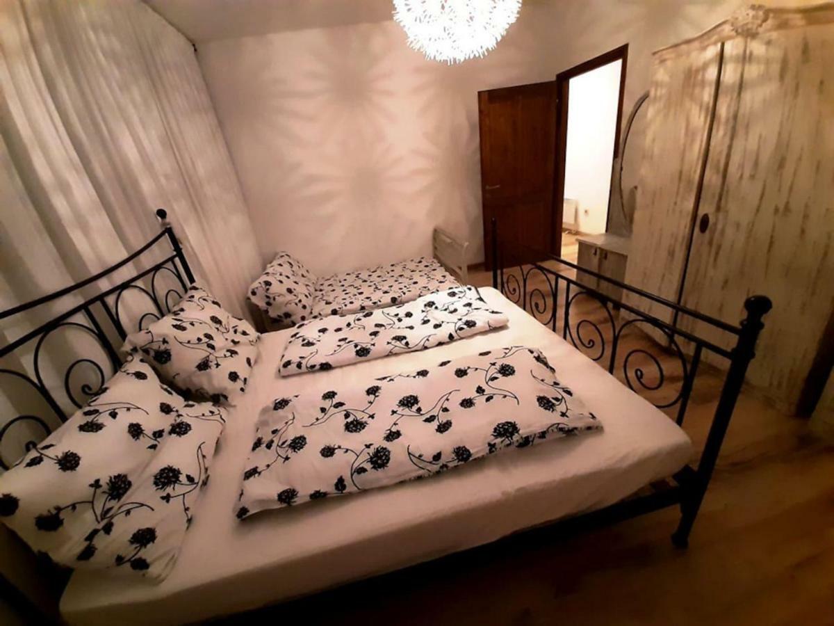 2 Bedroom Apartment Near Heroes Square Budapest Eksteriør bilde