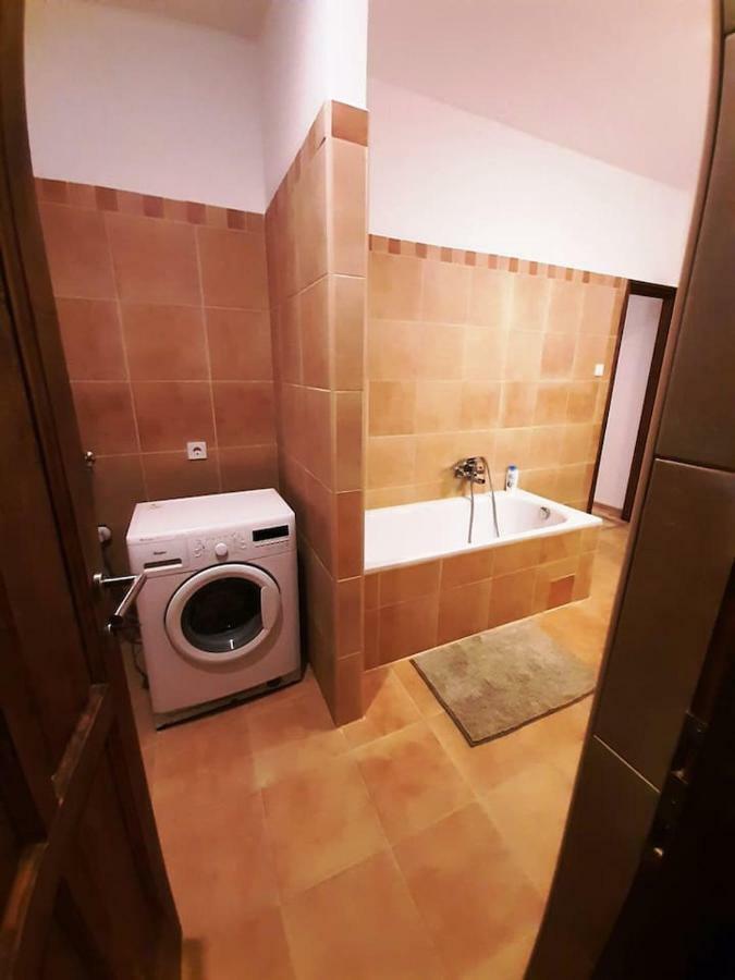 2 Bedroom Apartment Near Heroes Square Budapest Eksteriør bilde