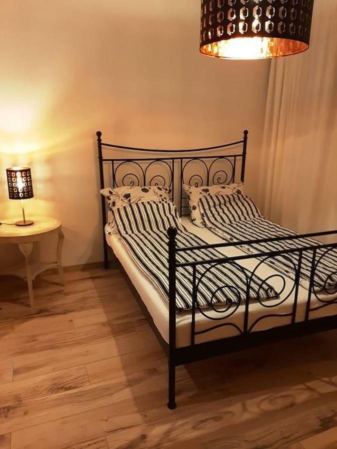 2 Bedroom Apartment Near Heroes Square Budapest Eksteriør bilde