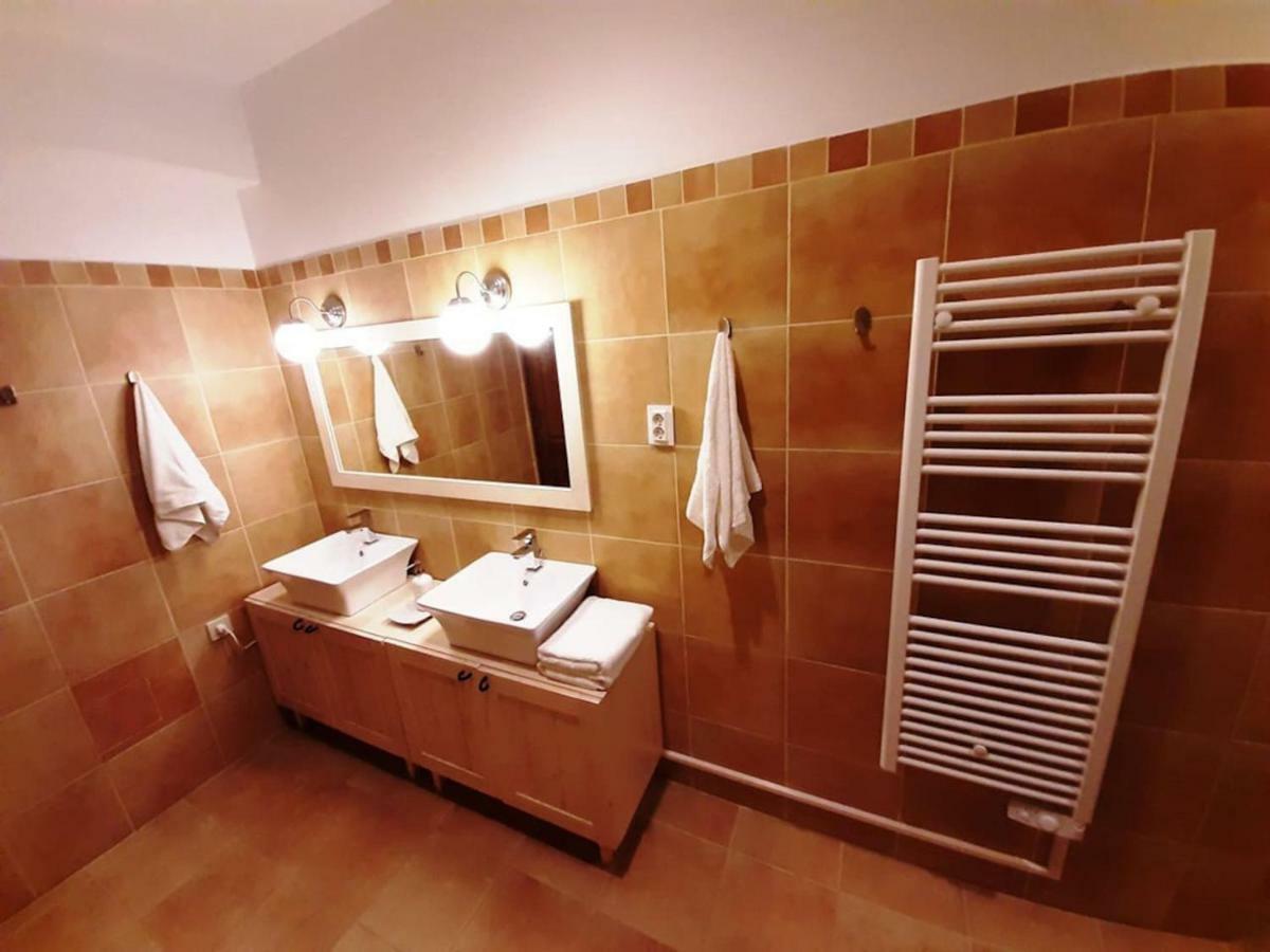 2 Bedroom Apartment Near Heroes Square Budapest Eksteriør bilde